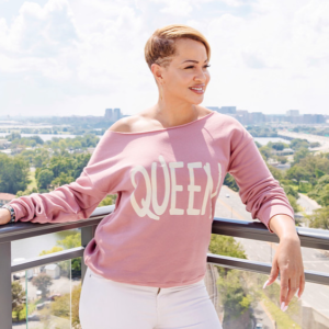 Off-Shoulder QUEEN Sweatshirt